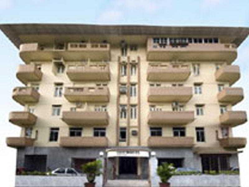 Chateau Windsor Hotel - Marine Drive Mumbai Exterior photo